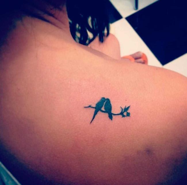 Tatouages ​​petits et féminins: 200 photos et idées pour vous inspirer