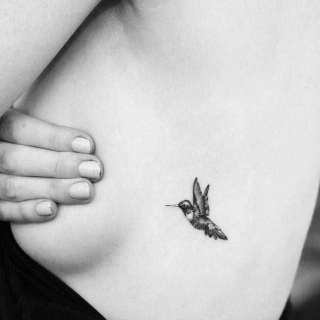 Tatouages ​​petits et féminins: 200 photos et idées pour vous inspirer