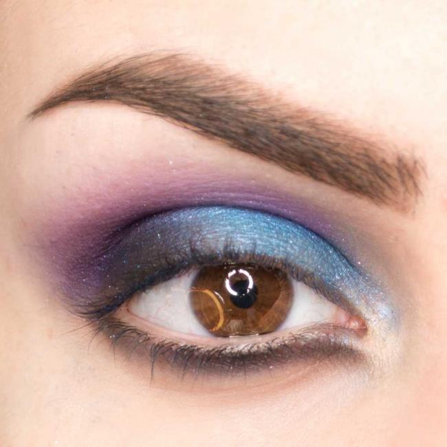 Riasan biru untuk mata gelap: tutorial