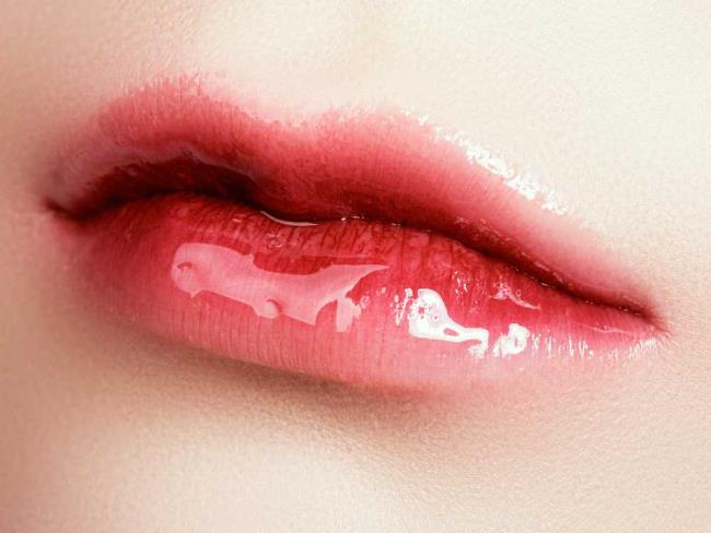 Korean Lips, reverse ombre lip makeup: photos and tutorials