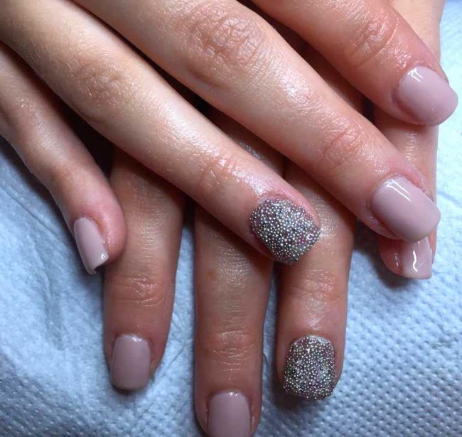 Caviar Manicure: what it is and how to do it