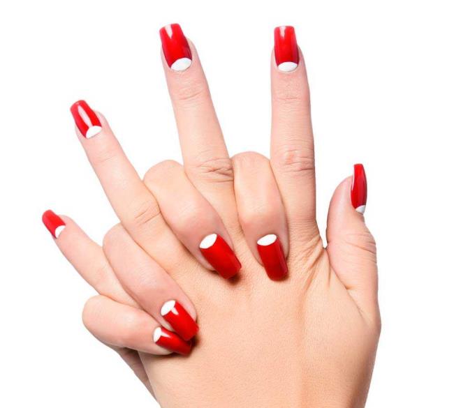 Half Moon Manicure: what it is and how to do it