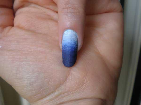 How to create a nail art with acrylic colors?