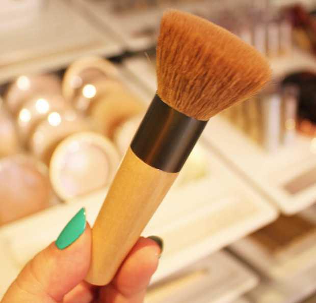 Jane Iredale: maquillage minéral, photos de toute la ligne!