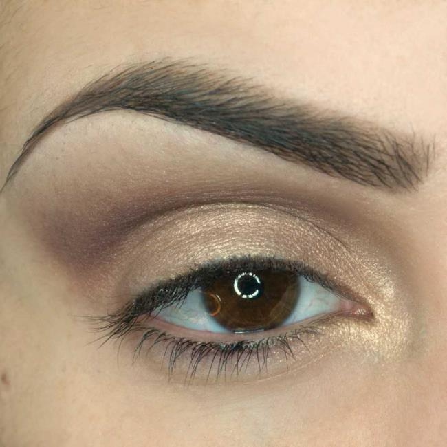 Make-up, um die Augen zu vergrößern und zu verlängern: Tutorial
