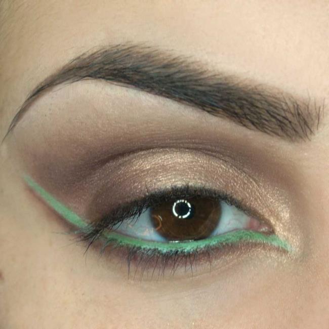 Makijaż powiększający i wydłużający oczy: tutorial