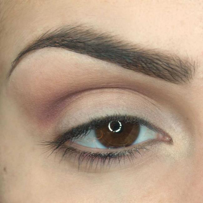 Elegant and simple but effective make-up: Tutorial