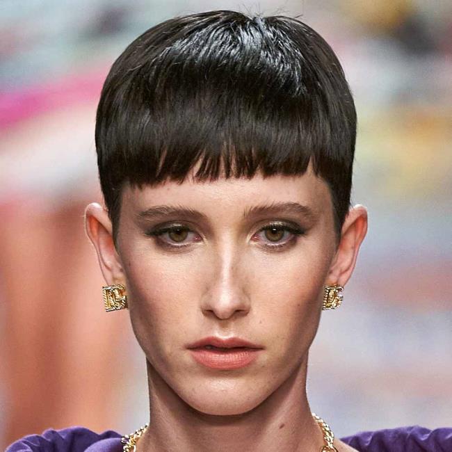 Hair Spring Summer 2021: penampilan trendi dari peragaan busana