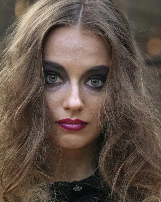 Halloween Witch Makeup 2020: 70 idea asli dan ringkas untuk disalin!