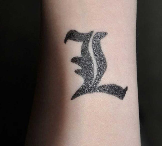 Letter tattoos - 100 beautiful photos and ideas