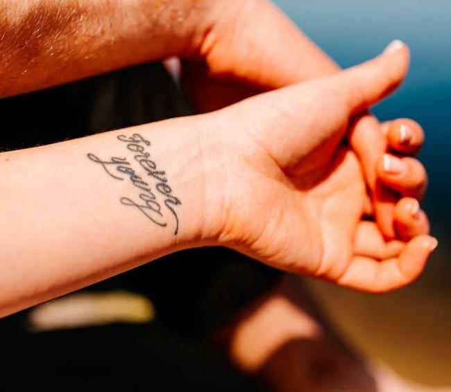 Tatuagens com letras: belas fotos e ideias