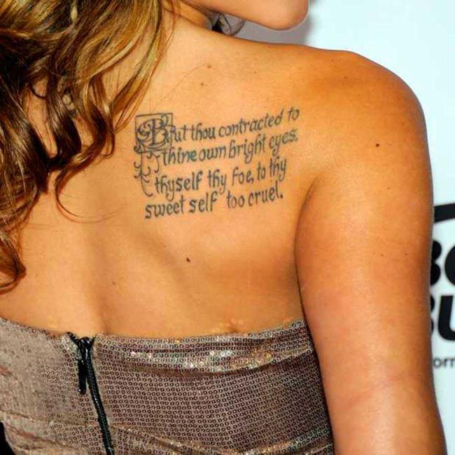 Tatuajes de letras: hermosas fotos e ideas