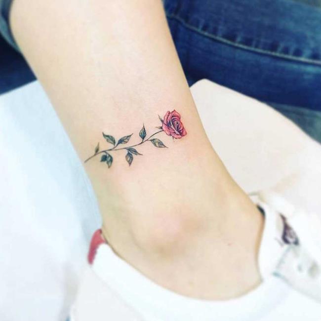 Rose tattoo: betekenis en 200 foto's om je te inspireren