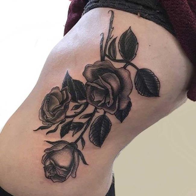 Rose tattoo: betekenis en 200 foto's om je te inspireren