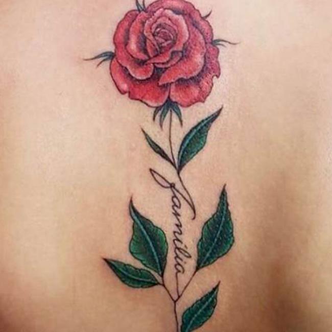 Rose tattoo: betekenis en 200 foto's om je te inspireren