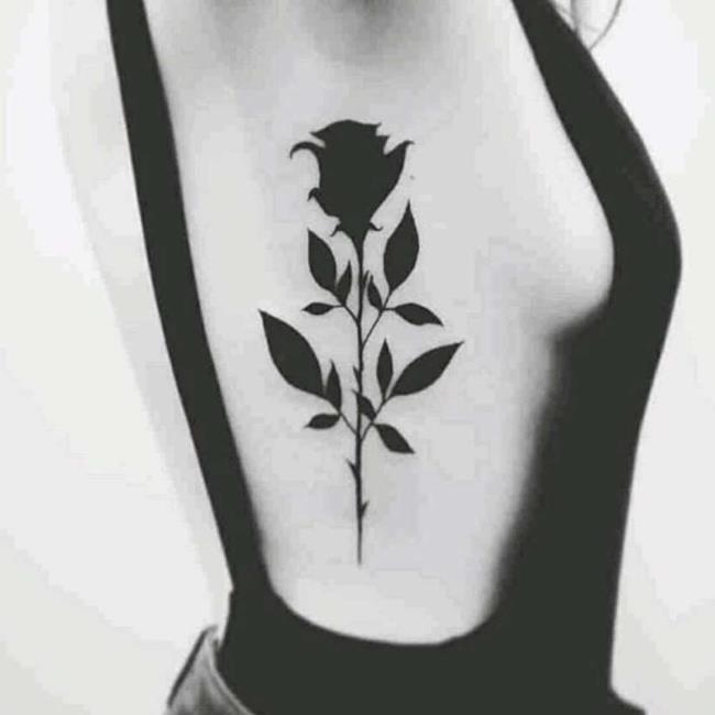 Rose Tattoo: Bedeutung und 200 Fotos, die Sie inspirieren
