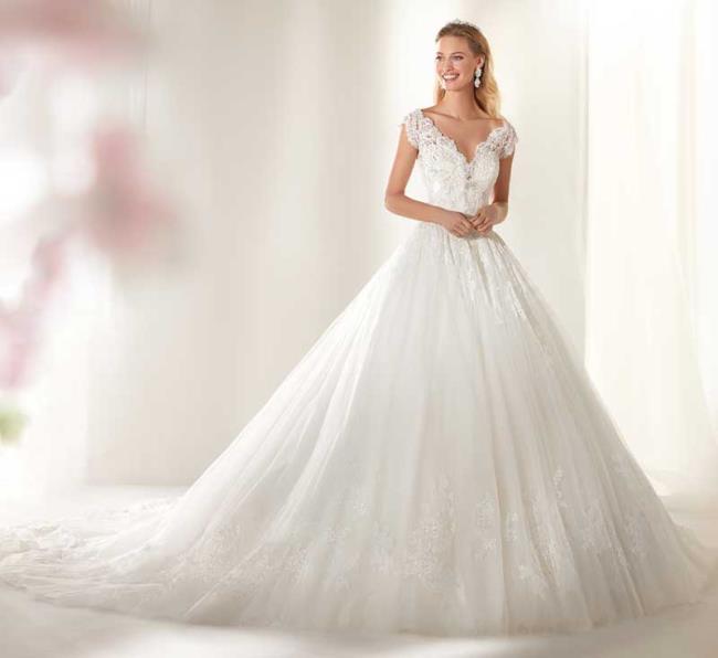 NICOLE ivory princely dress in rebrode lace tulle and Chantilly lace applic...