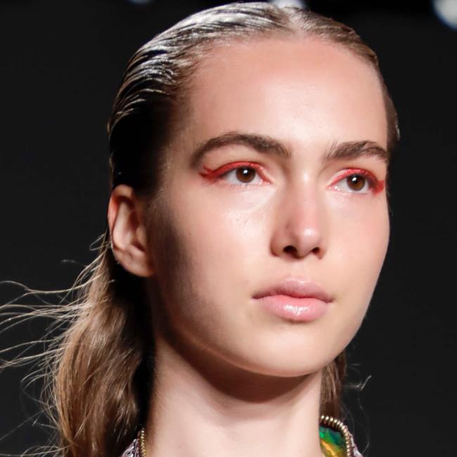 Lippen Make-up 2020 Frühling Sommer: Trends und Mode Lippenstifte