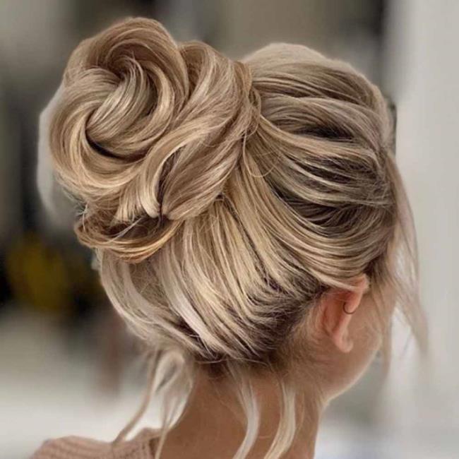 Chignon: 200 cara untuk melakukannya, gambar dan tutorial