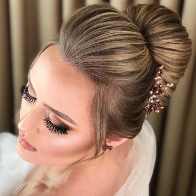 Chignon: 200 cara untuk melakukannya, gambar dan tutorial