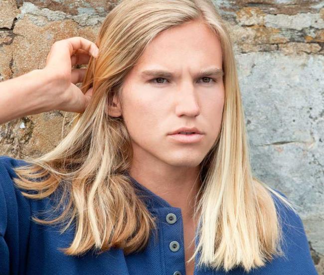 Lelaki rambut panjang 2020: 100 potongan bergaya menjadi menarik