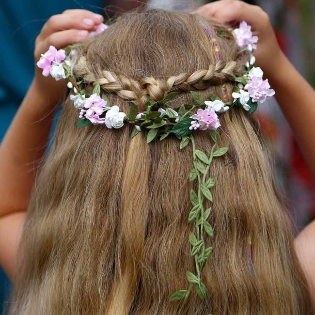 Gaya rambut gadis 2020: 150 idea indah untuk setiap majlis!