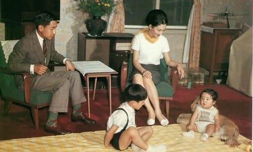 Erfahren Sie, wie Sie Kinder der Kaiserin von Japan erziehen