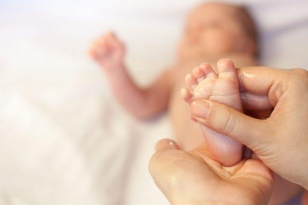 Mom remember. Massage the baby in exactly these 7 positions of the foot so that the child can eat well and sleep deeply