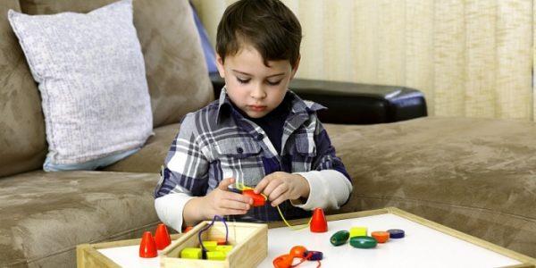 Comment reconnaître les enfants autistes à travers les signes quotidiens
