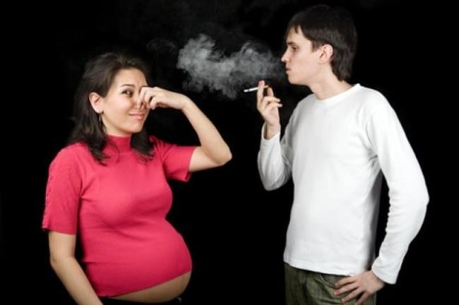 Warum fällt es dem Ehemann schwer, Zigaretten zu rauchen?