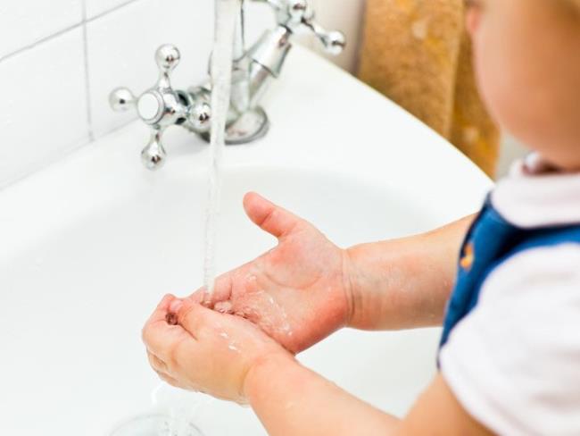 Cómo prevenir la enfermedad de manos, pies y boca: la enfermedad causa fácilmente complicaciones en los niños