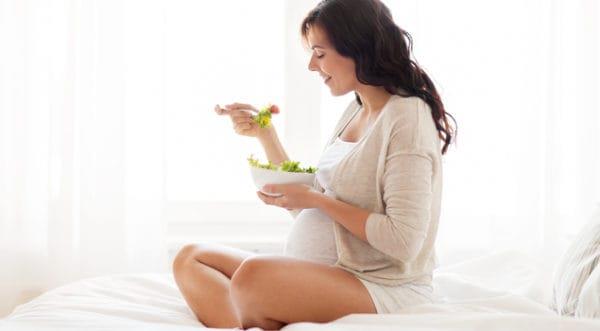 Kobiety w ciąży jedzą dużo błonnika podczas ciąży, czy dzieci nie rodzą się z celiakią?