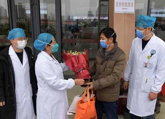 Çin'de corona virüsü ile enfekte 11 aylık bir bebek iyileşti