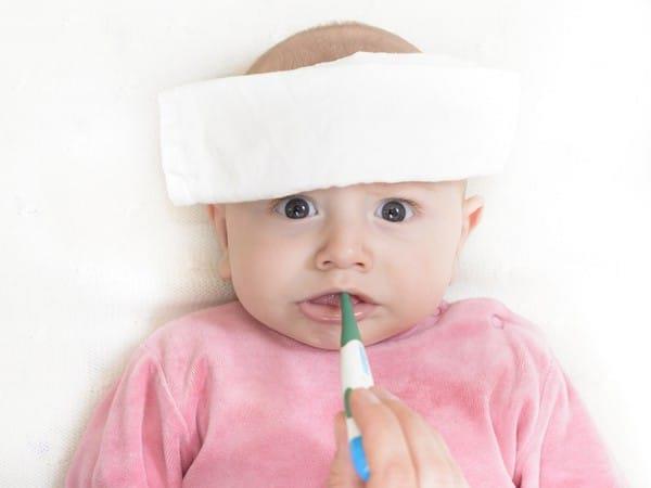 Sollten Mütter heiße und kalte Kompressen für Babys verwenden?