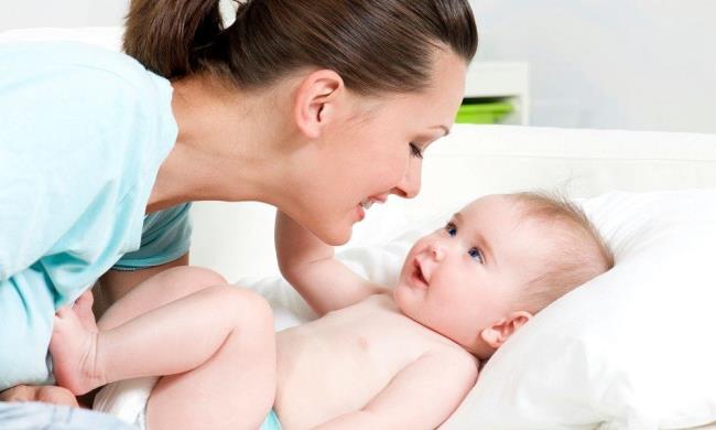 สำรวจเส้นทางการเลี้ยงดูของแม่: ทารกคลอดก่อนกำหนดหรือสะอึกมีอิทธิพลหรือไม่?