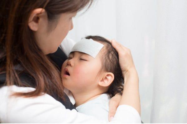 How to reduce fever for 3-year-old children - simple idea but many parents still do it wrong
