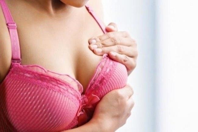 The woman wonders: Is the pain "herdrum" a warning sign of breast cancer?