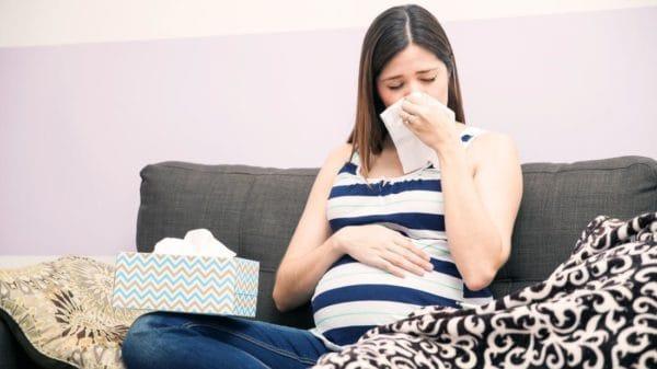 What medicines for pregnant women to take with a cold and important notes when suffering from the flu?