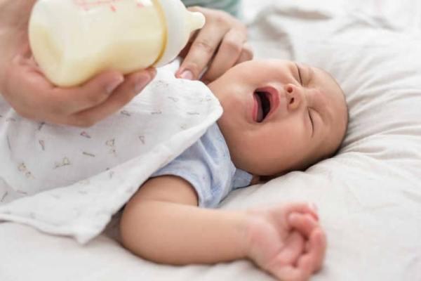 Causes and prevention of newborn milk in the nose