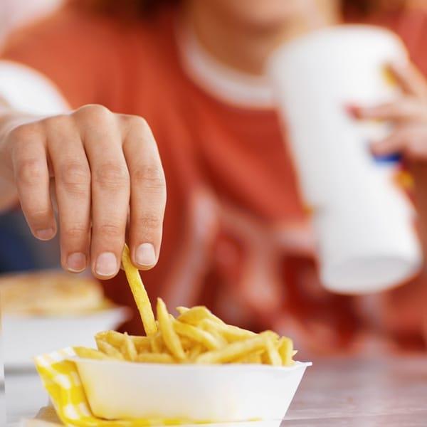 Was sollten Kinder mit Verdauungsstörungen essen, um Durchfall zu stoppen, Bauchschmerzen zu lindern und ihren Appetit zu verbessern?