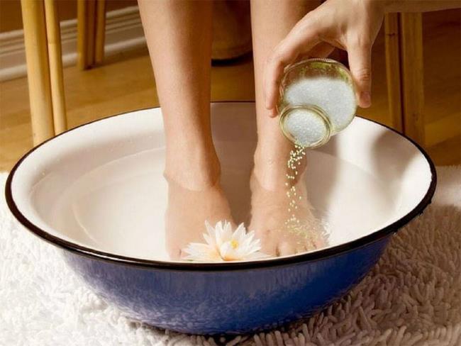 Les rhumatismes, la transpiration des mains et des pieds peuvent-ils être traités complètement ou non?