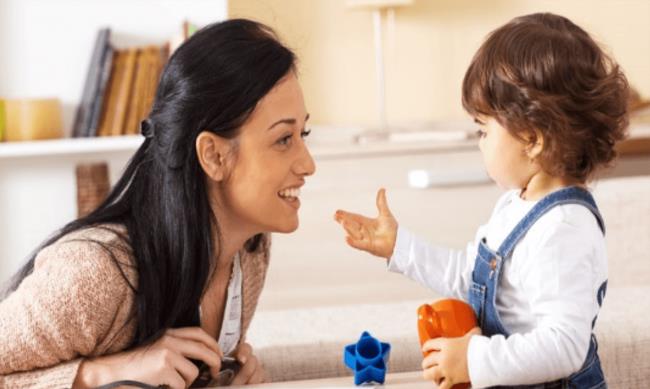 Develop your baby's language with the following simple things
