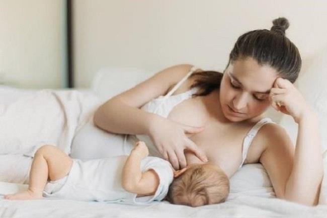 Breastfeeding lying down - Should or should not and some notes for mothers
