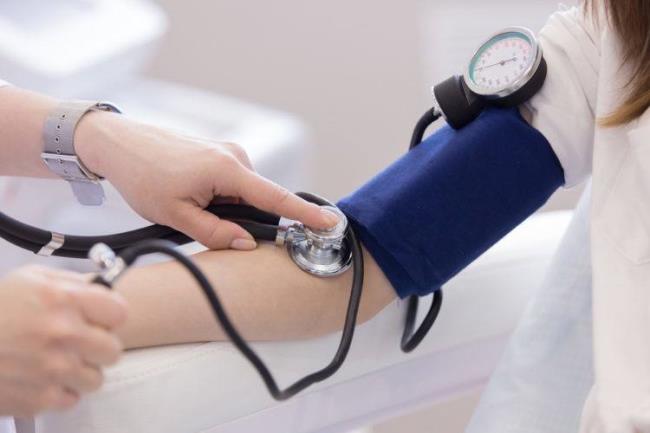 저혈압은 위험합니까?  저혈압시 무엇을 먹어야합니까?