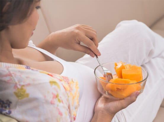 Pregnant women eat ripe papaya good?  Any note when eating?