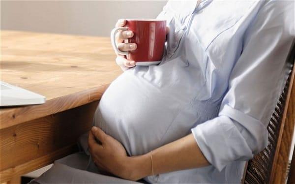 Is it good for a pregnant woman to drink honey? How to drink it to make her mother healthy and her baby develop well?