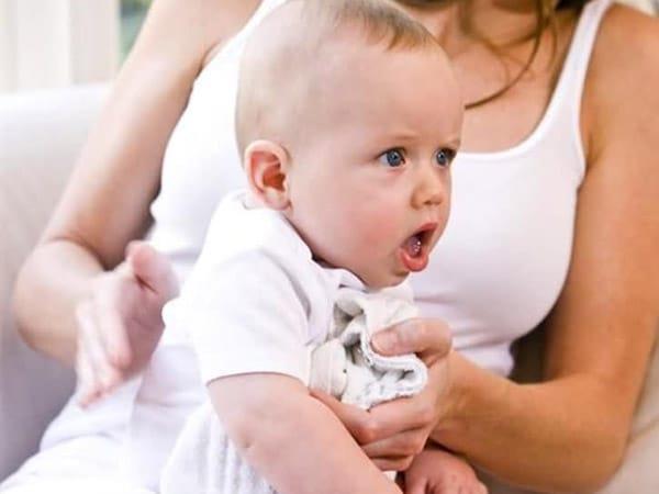 Ajarkan kepada ibu tentang cara mengobati batuk kering untuk bayi berusia 4 bulan di rumah tanpa obat