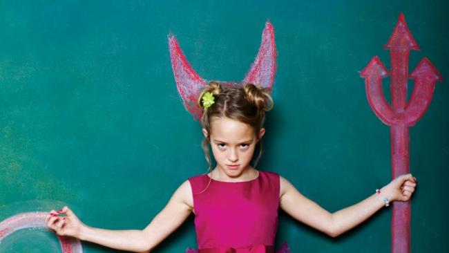 Zeichen der Pubertät bei Mädchen von zwölf Jahren - rebellische Tweens!