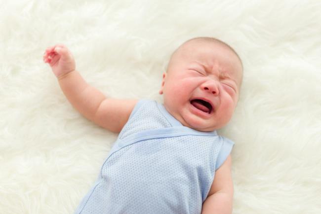 Evde bebekler için kabızlığı tedavi etmenin etkili yolu