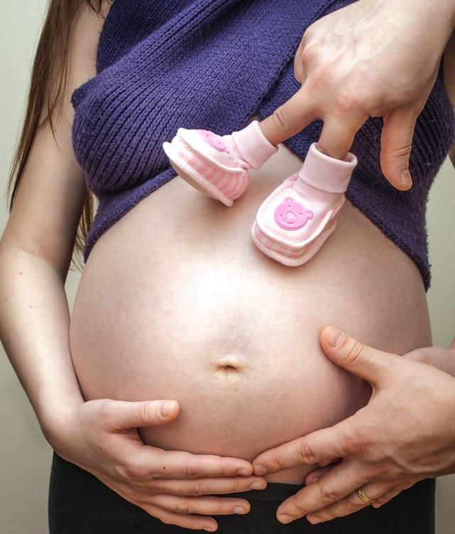 Hoe goed kruipt de foetus in de baarmoeder?